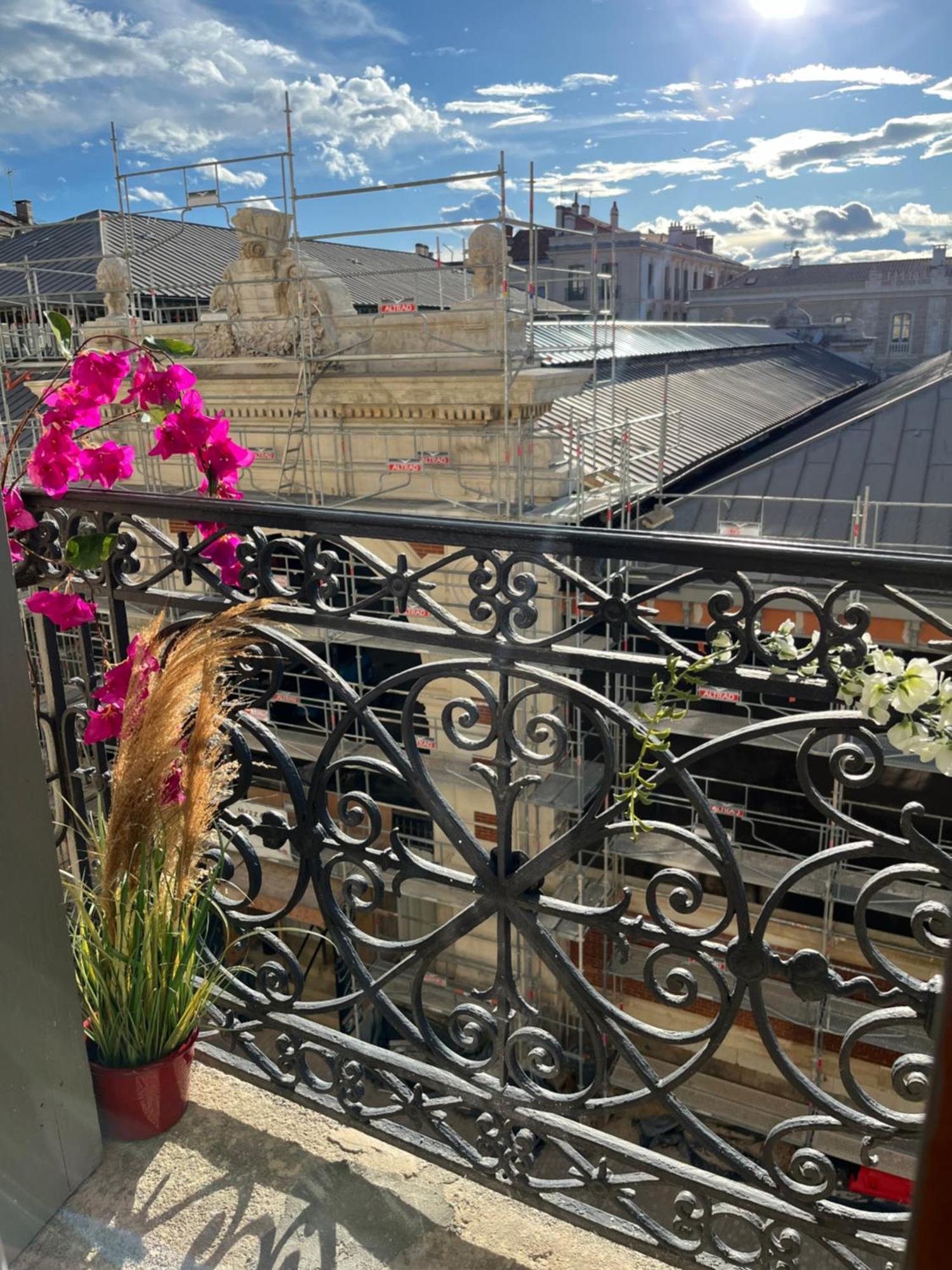 Appartement De Charme Avec Balcon Au Pied Des Commerces Безье Экстерьер фото
